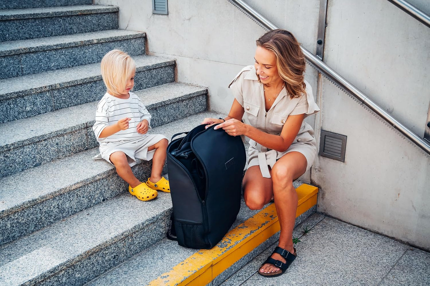 MamiGo® -  La Poussette Ultra-Légère qui se Transforme en Sac à Dos